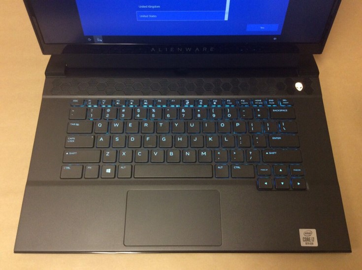 Laptop Dell Alienware M15 R3 i7-10750H, 256GB SSD, RAM:16GB, Radeon RX5500M